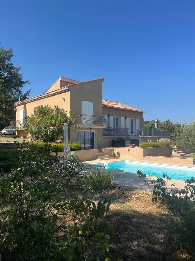 Villa for 6 people, with pool and garden as well as balcony - 1