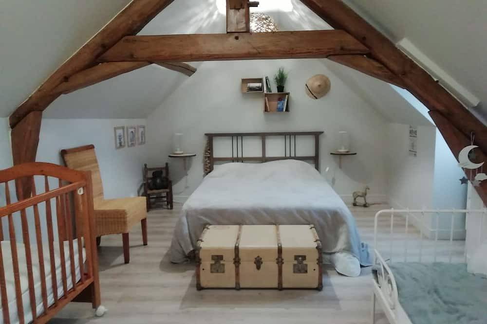 La Tribu du Zoo*** 8 pers Cosy - garden and parking Clos center Saint Aignan in Saint-Aignan, Romorantin-Lanthenay region