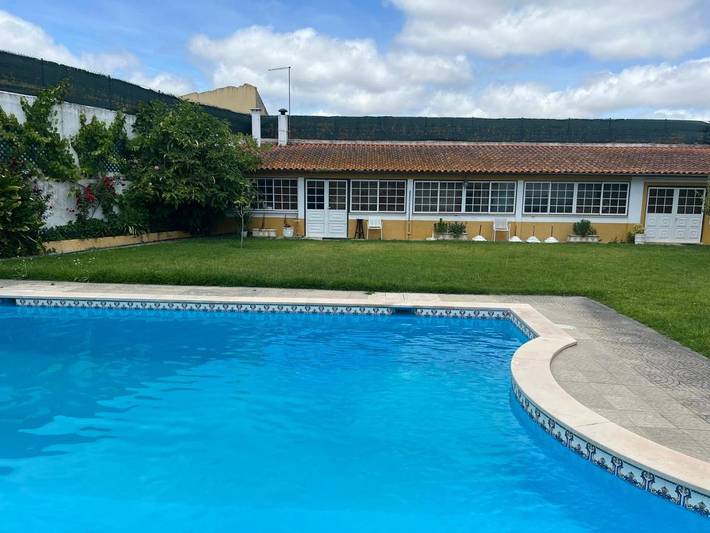 Location de vacances pour 10 personnes, avec jardin et piscine dans Cartaxo