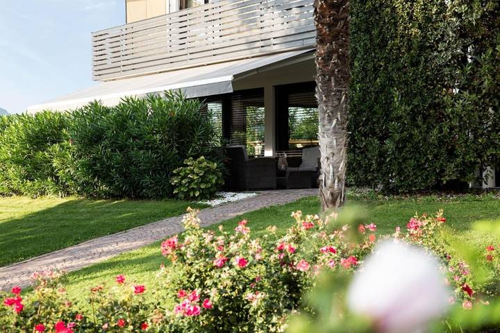 Ferienhaus für 2 Personen, mit Balkon und Terrasse sowie Garten und Ausblick in Auer