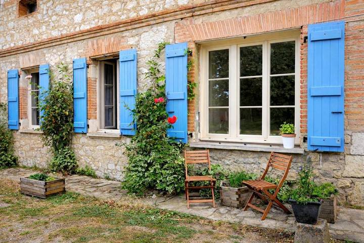 Location de vacances pour 3 personnes, avec vue et jardin à Beaumont-de-Lomagne