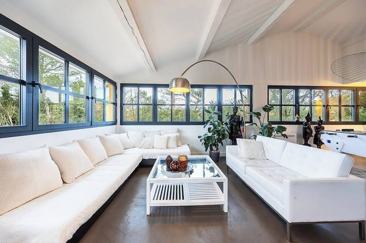 Location de vacances pour 9 personnes, avec jardin, animaux acceptés à Belcodène - 2