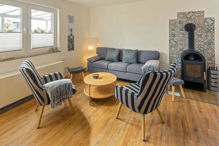 Bungalow für 4 Personen, mit Terrasse und Garten in Dornumersiel
