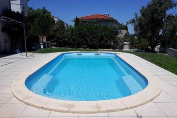 Location de vacances pour 4 personnes, avec piscine et jardin, animaux acceptés à Passa