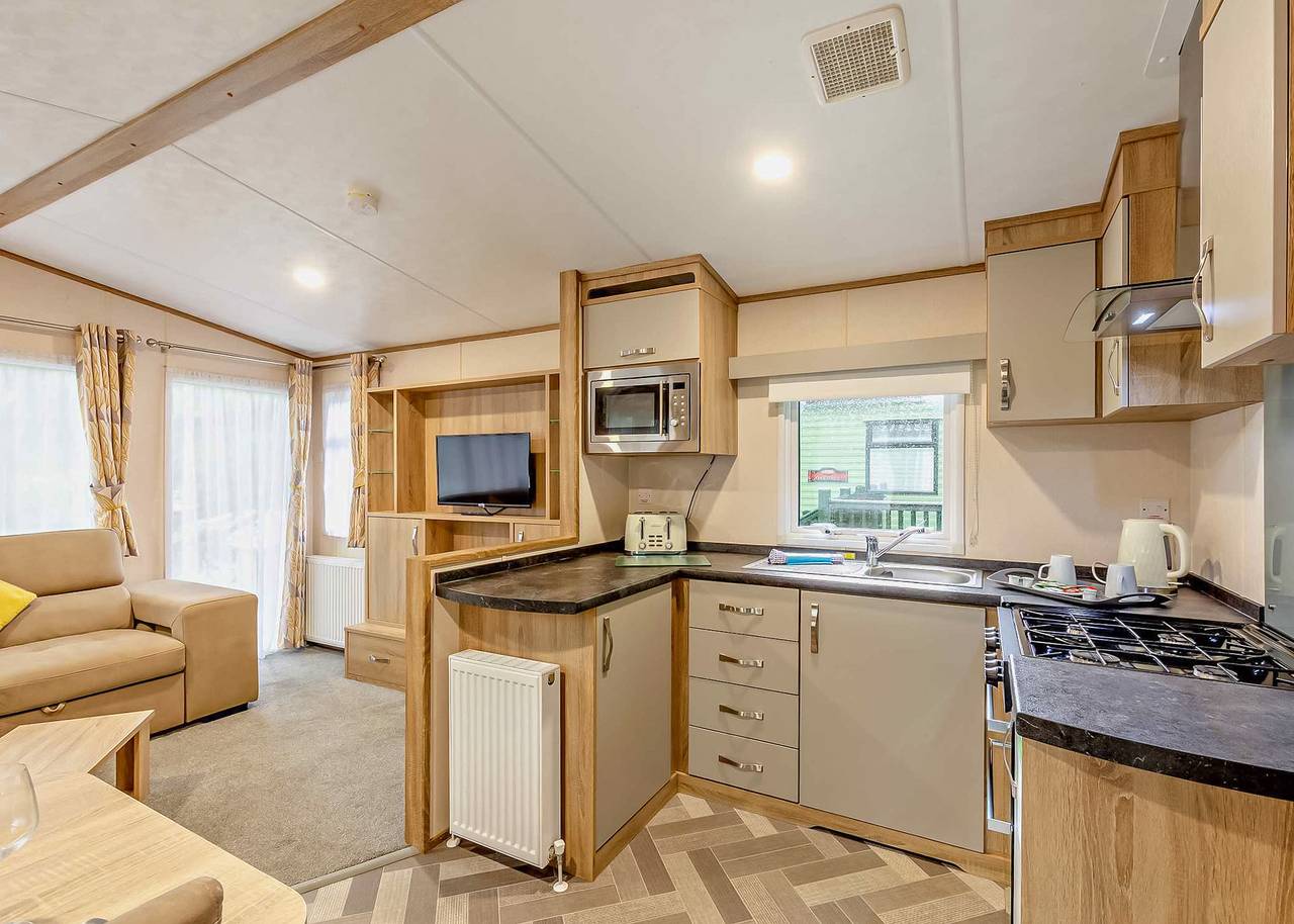 Silver Premium 2 Bedroom Caravan, Sleeps 6 in Bowness-on-Windermere, Lake District
