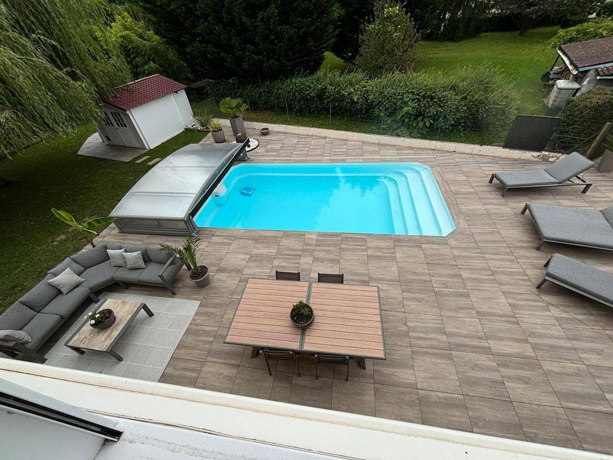 Appartement entier, Studio piscine in Puy-Guillaume, Parc Naturel Régional Livradois-Forez