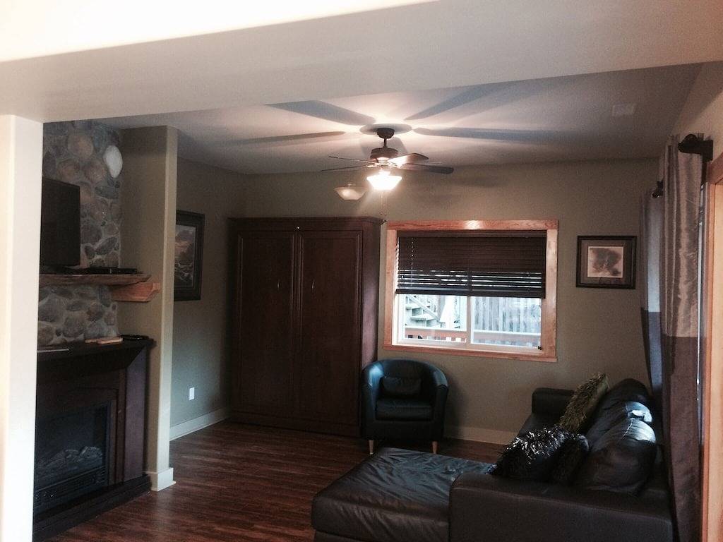 Suite zur Ferienvermietung mit eigenem Whirlpool in Sunshine Coast Regional District