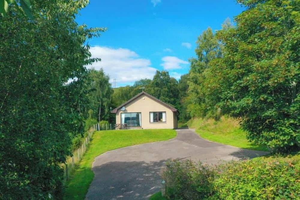 Achmony Number 10 in Drumnadrochit, Highlands