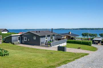 Ferienhaus für 4 Personen, mit Garten in Skarrev
