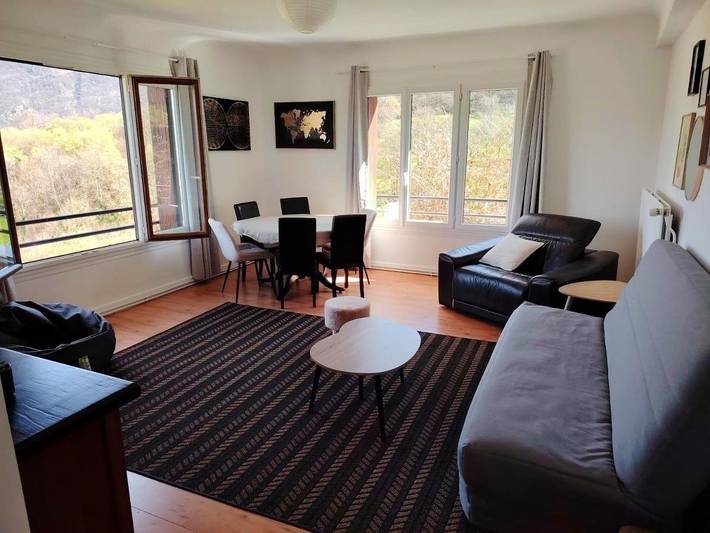 Gîte pour 6 personnes, avec balcon et vue dans Saint-Pierre-de-Mésage