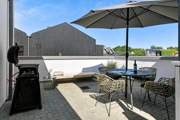 Ferienwohnung für 4 Personen, mit Terrasse in Tirpitz Museum (Oksby)