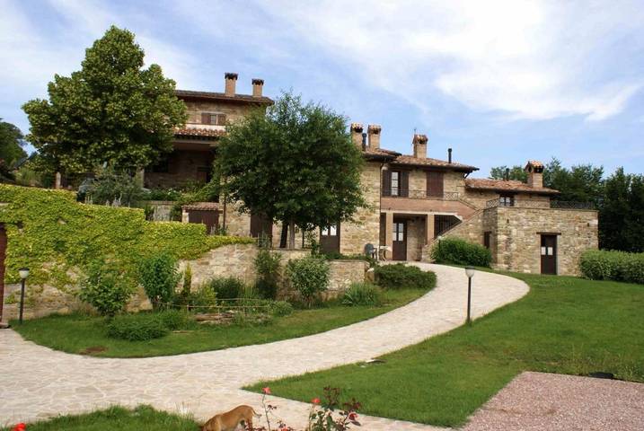 Gîte pour 5 personnes, avec piscine ainsi que jardin et vue, animaux acceptés à Gubbio - 4