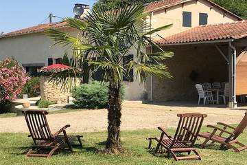 Location de vacances pour 6 personnes, avec jardin et terrasse, animaux acceptés à Saint-Aulaye