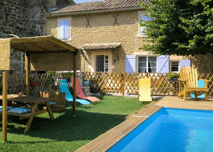 Chambre d’hôte pour 2 personnes, avec jardin et piscine