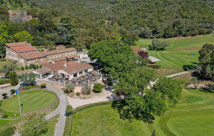 Appartement confortable de 160 m² avec piscine, terrasse et Wi-Fi près de Le Maravenne in La Londe-les-Maures, Côte méditerranéenne (France)