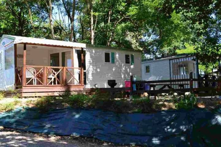 Mobil home pour 4 personnes à Girac