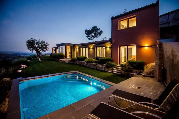 Casa rural para 7 personas, con piscina además de jacuzzi y jardín - 1