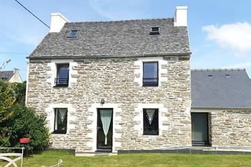 Gîte pour 4 personnes, avec jardin à Taulé
