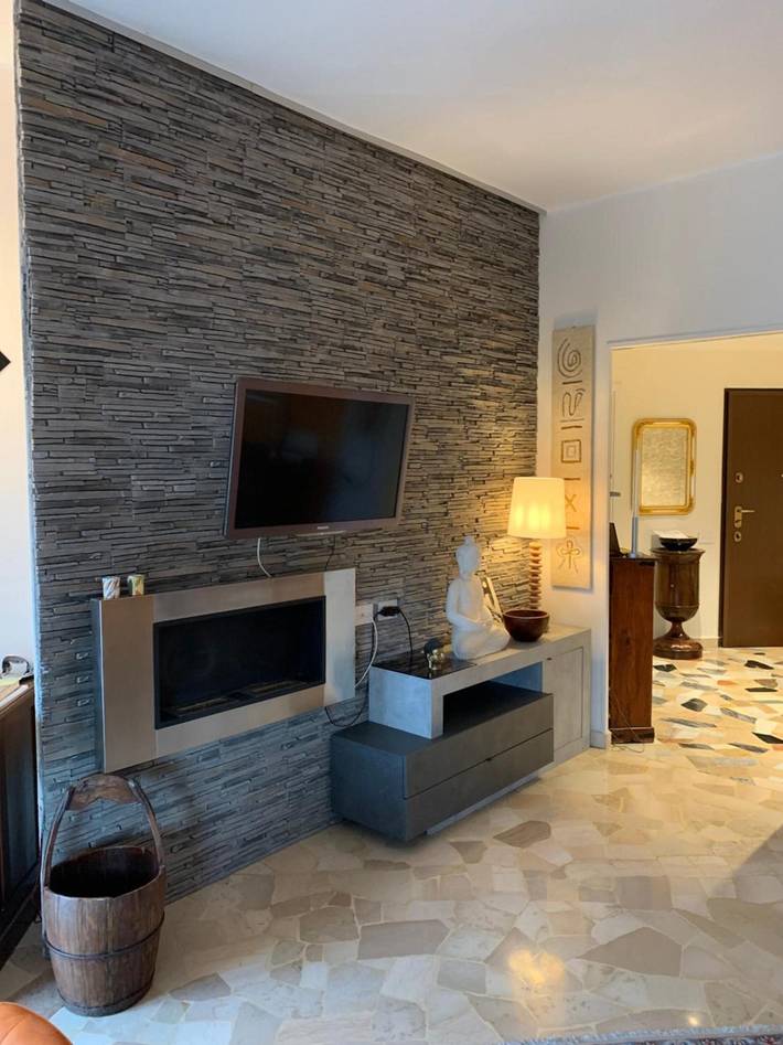 Entire apartment, Apartment 'Suite Belvedere' with Lake View, Balcony and Wi-Fi in Comerio, Varese Province