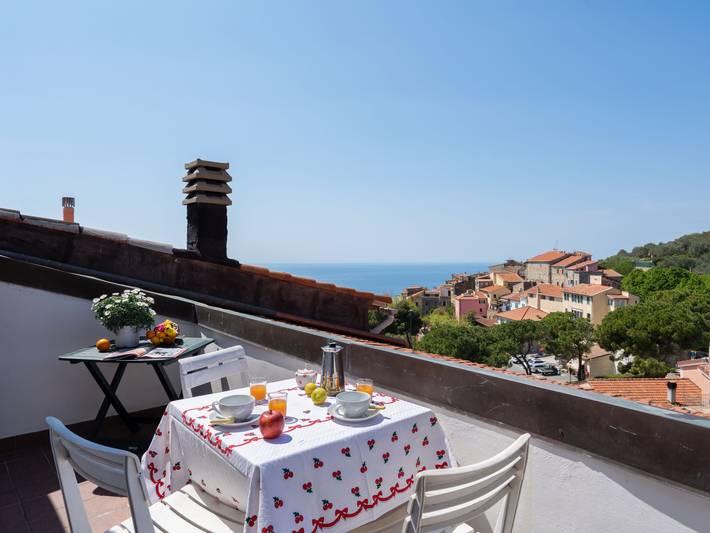 Ferienhaus für 6 Personen, mit Terrasse und Garten sowie Ausblick in Cipressa