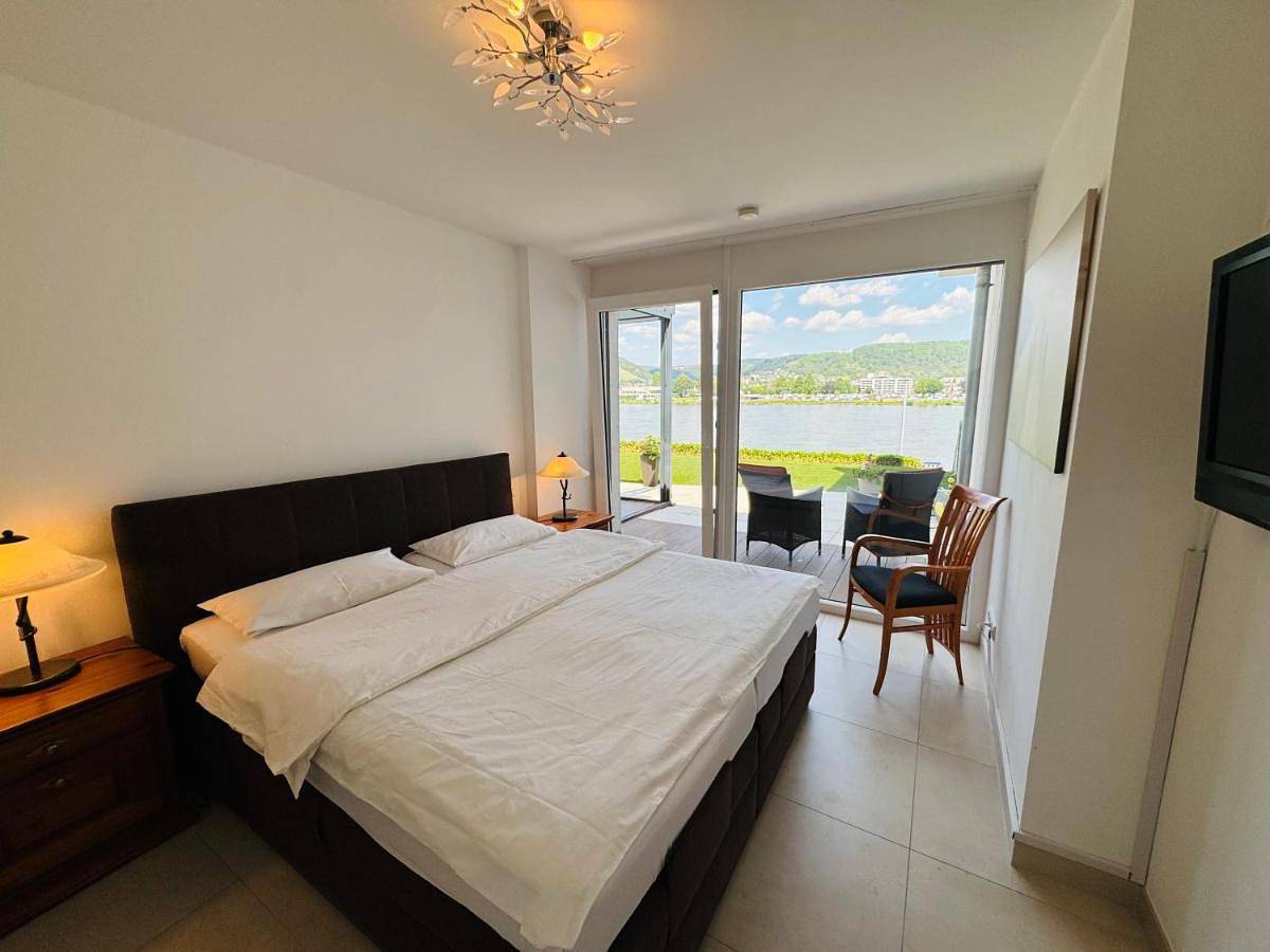 Exklusive 2-Zimmer Ferienwohnung mit direktem Rheinblick in Bad Breisig, Osteifel