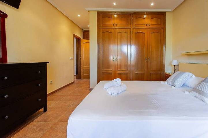 Location de vacances pour 14 personnes, avec piscine ainsi que balcon et jardin dans La Manga del Mar Menor - 3