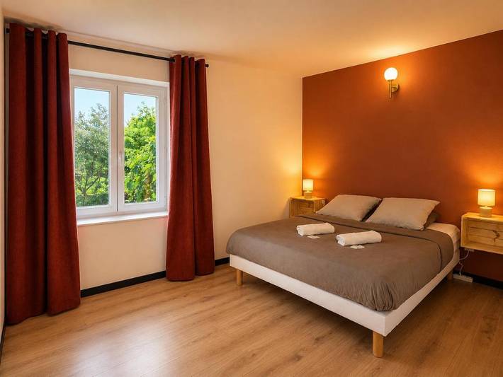 Location de vacances pour 2 personnes, avec jardin et terrasse ainsi que vue et piscine à Puichéric - 2