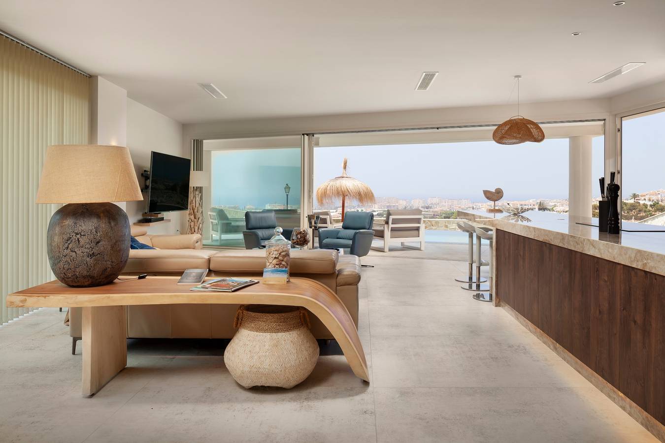 Villa 'Exclusive Too' met Zwembad, Terras & Wi-Fi in Torrox Costa, Torrox