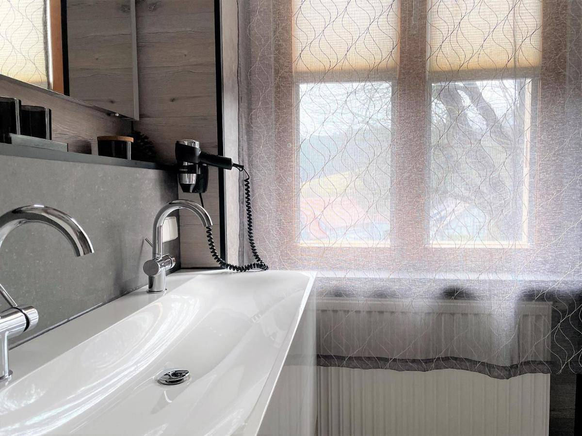 Budget Double Room in Uhlstädt-Kirchhasel, Saaleland