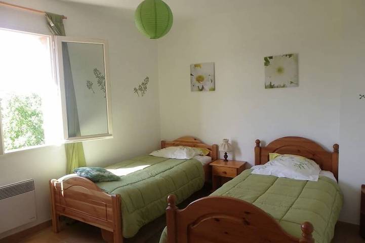 Location de vacances pour 6 personnes, avec terrasse et jardin à Tavernes - 4