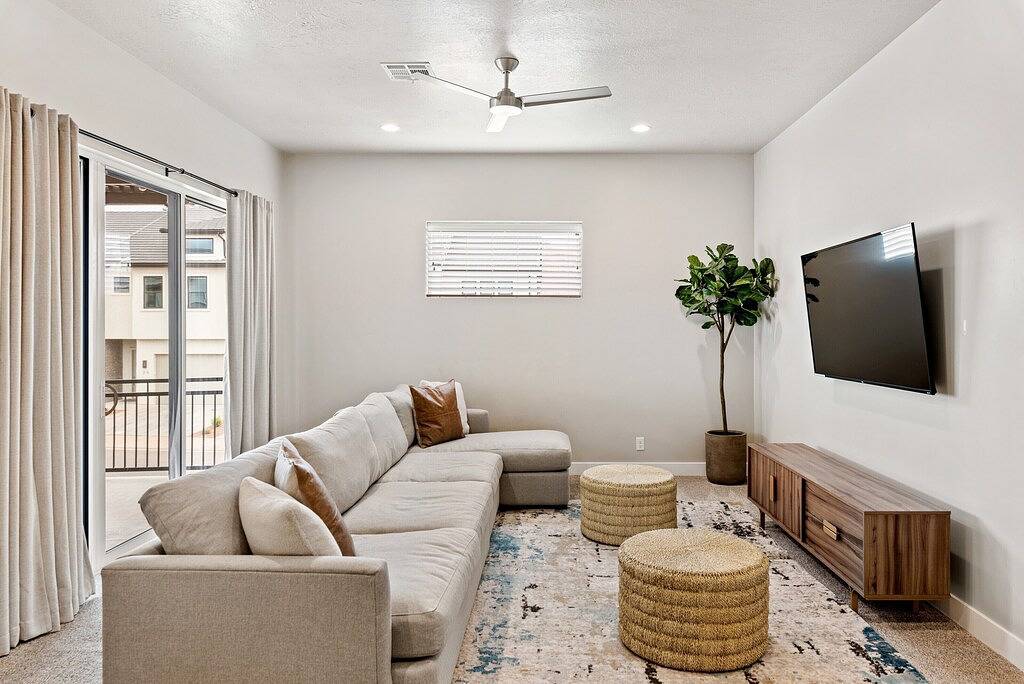 Red Mountain Springs, Gorgeous Views, Great Community Pool! in Santa Clara (UT), Zion Nationalpark