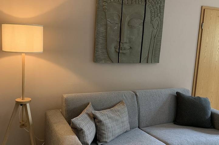 Ganze Wohnung, Ferienwohnung mit großzügigem, offenem Wohn-/Essbereich in Haundorf, Fränkisches Seenland