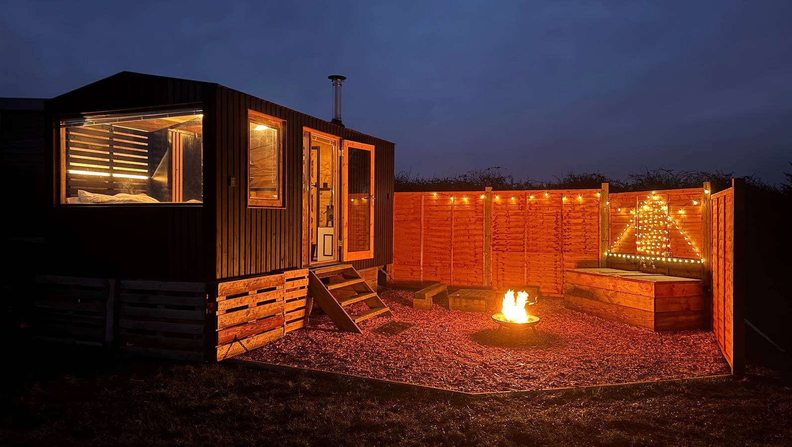 1 Bed Cabin - Sleeps 2 - Pets - Garden - Parking in Devon