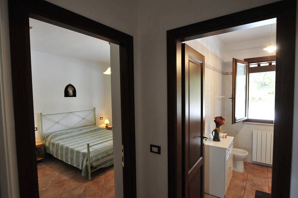 Villa L'Oliveta with stunning views - San Vincenzo 1.3km from the Sea in San Vincenzo, Etruskische Küste