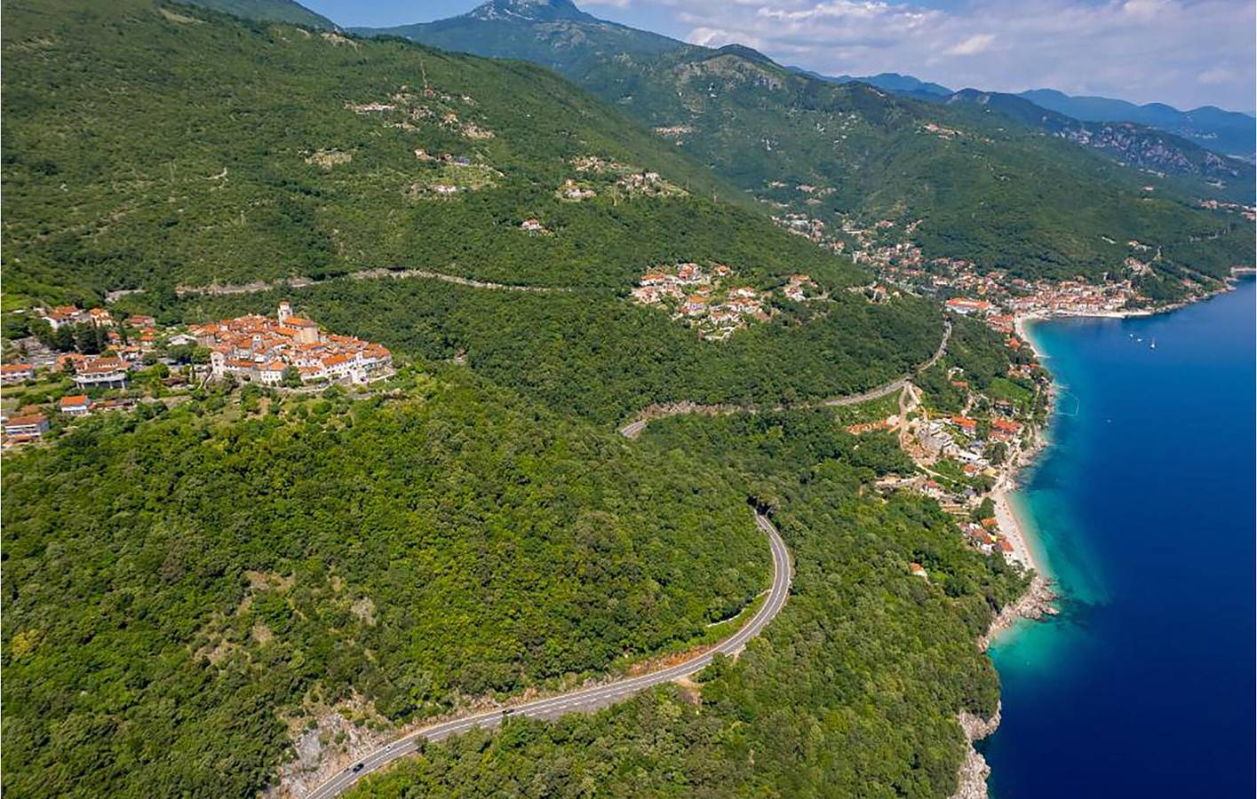 Ganze Ferienwohnung, Reizende 2-Zimmer-Wohnung mit Terrasse, 600 m vom Strand Sv. Ivan entfernt in Mošćenice, Moscenicka Draga