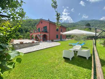 Gîte pour 3 personnes, avec jardin ainsi que vue et balcon à Pignone