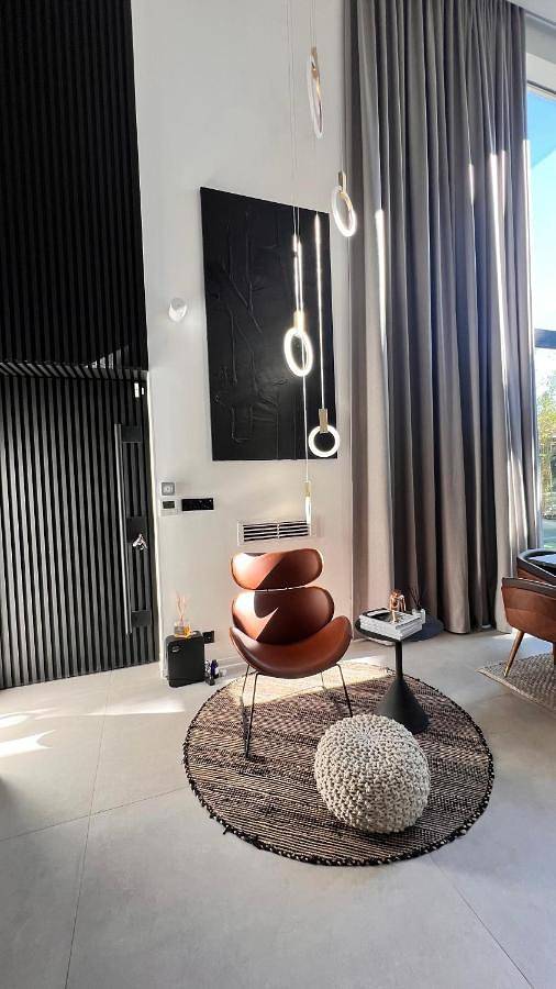 Location de vacances pour 4 personnes, avec vue ainsi que jardin et piscine à Villetelle - 3