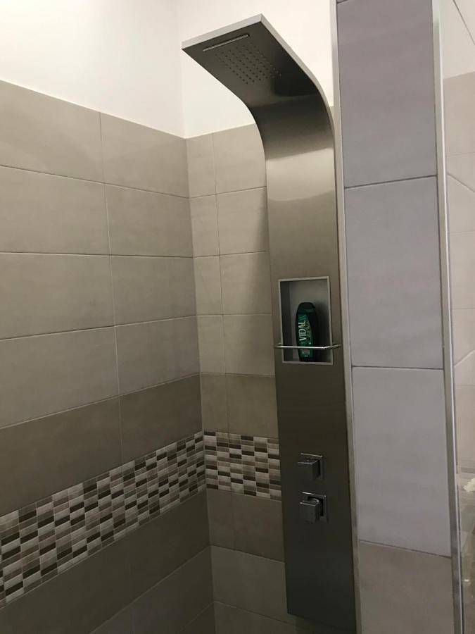 Chambre d’hôte pour 3 personnes, avec terrasse et piscine dans Piémont - 3