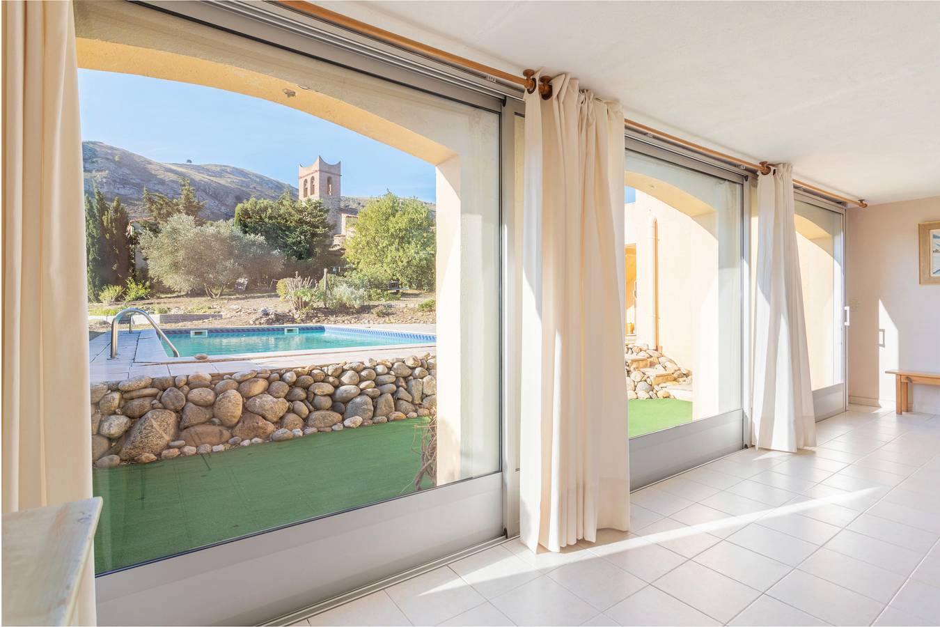 Cottage 'Dels Ocells' with Sea View, Shared Pool and Wi-Fi in Camélas, Perpignan region