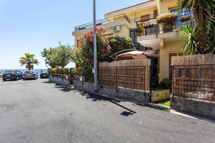 Appartamento per 6 persone, con Giardino a Aci Castello (Borgo)