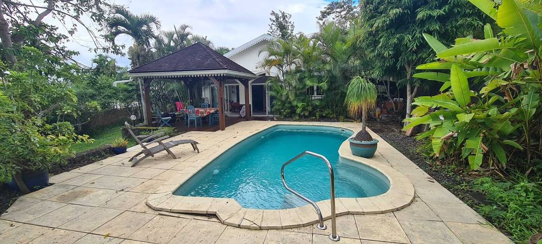 Elegante Villa mit Pool in Saint-Paul, Réunion, Meerblick in Saint-Paul, La Réunion