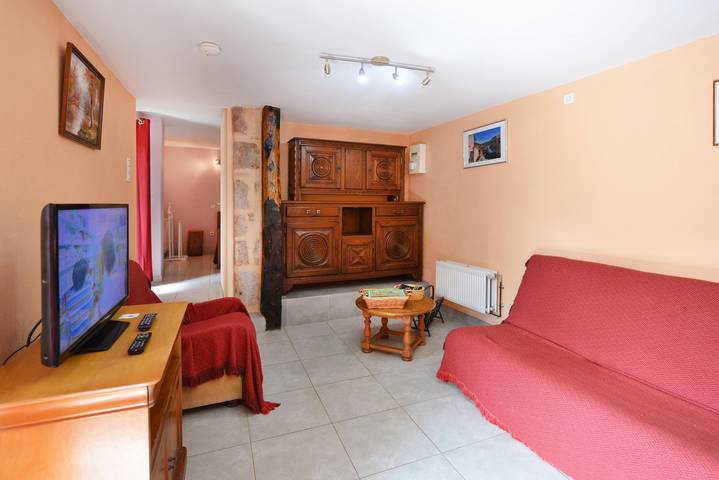 Maison de vacances "Gîte Le Pressoir Domaine de Jouani" avec piscine partagée & A/C in Villecomtal, Aveyron