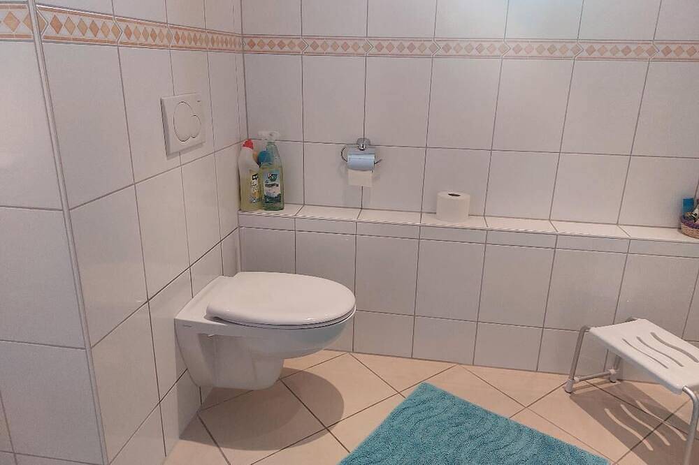 Ganze Wohnung, Großzügige Ferienwohnung (70 qm) mit zwei Schlafzimmern in zentraler Lage in Kelheim, Ostbayern