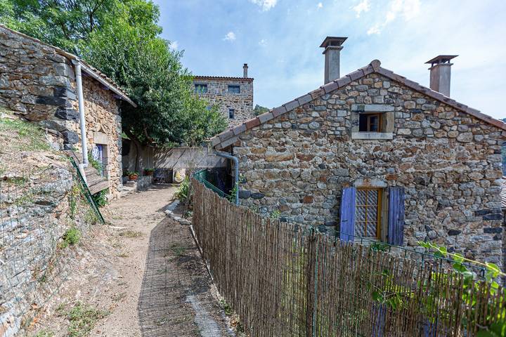 Maison de campagne pour 5 personnes, avec Balcon et Jardin en Ardèche