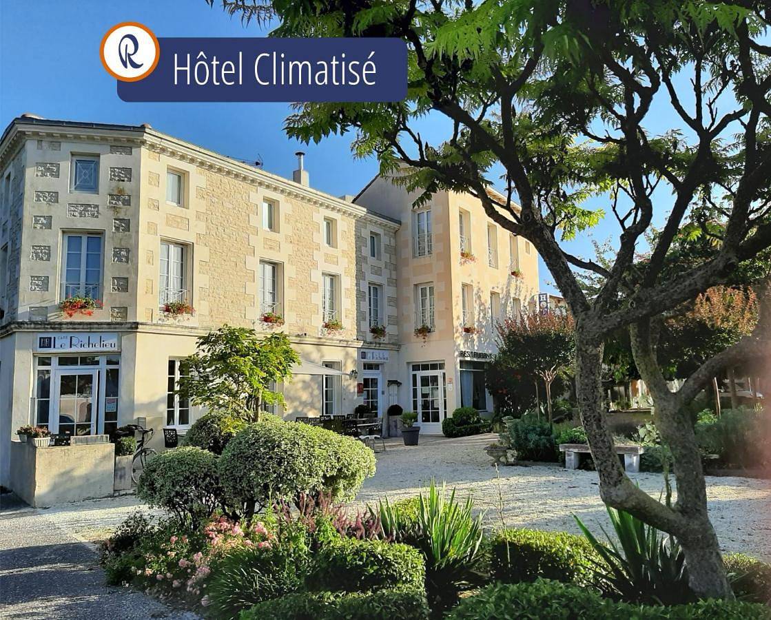 Logis Hotel Le Richelieu - Royan Atlantique in Saujon, Côte de Beauté