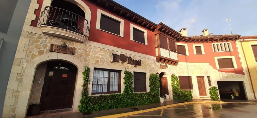 Hotel para 4 personas, con jardín y piscina, Se admiten mascotas - 1