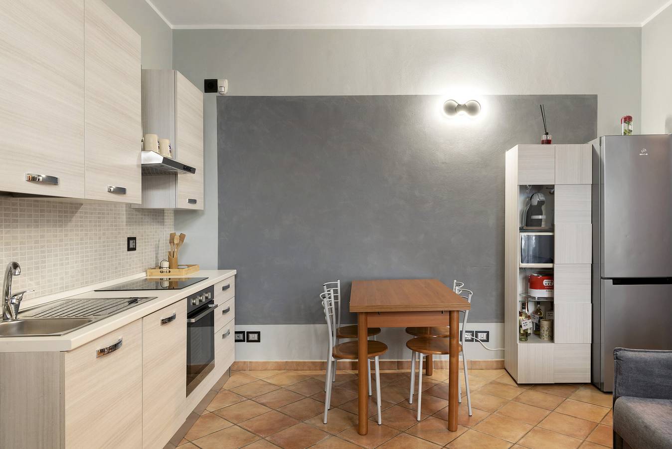 Appartamento intero, Appartamento 'Casa Del Nonno' con vista sulle montagne, Wi-Fi e aria condizionata in Portacomaro, Provincia d'Asti