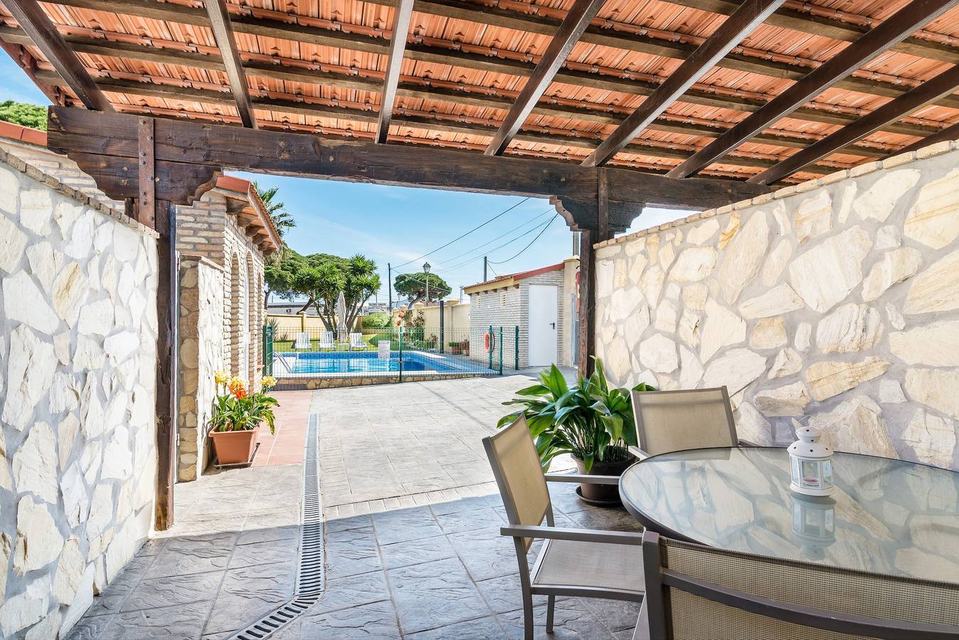 Apartamento com ar condicionado, piscina, terraço, jardim e Wi-Fi; estacionamento disponível in Conil de la Frontera, Costa de la luz