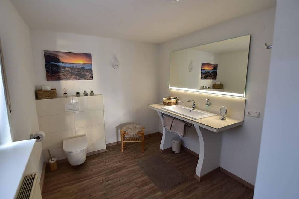 Ganze Wohnung, Südwestpfälzer Ruheoase - Appartement/Fewo, Dusche, Wc, Terrasse in Busenberg, Landkreis Südwestpfalz