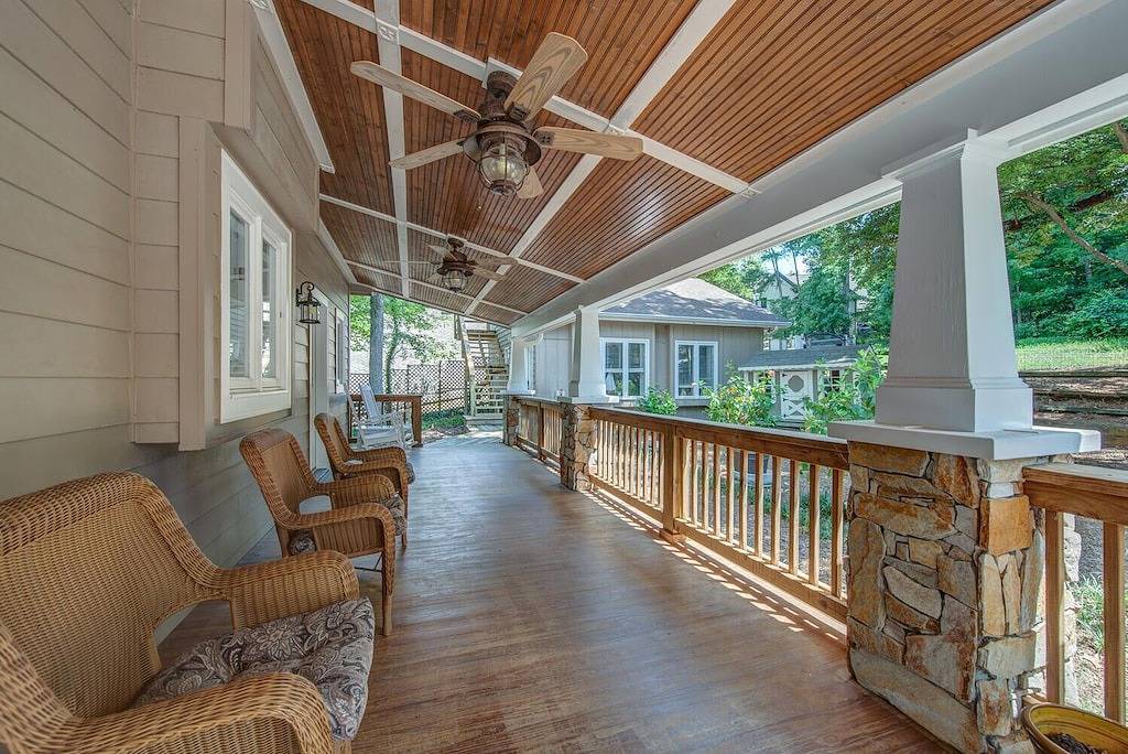 The Regatta-Waterfront Gem with Breathtaking Views & Guest House in Gaston County